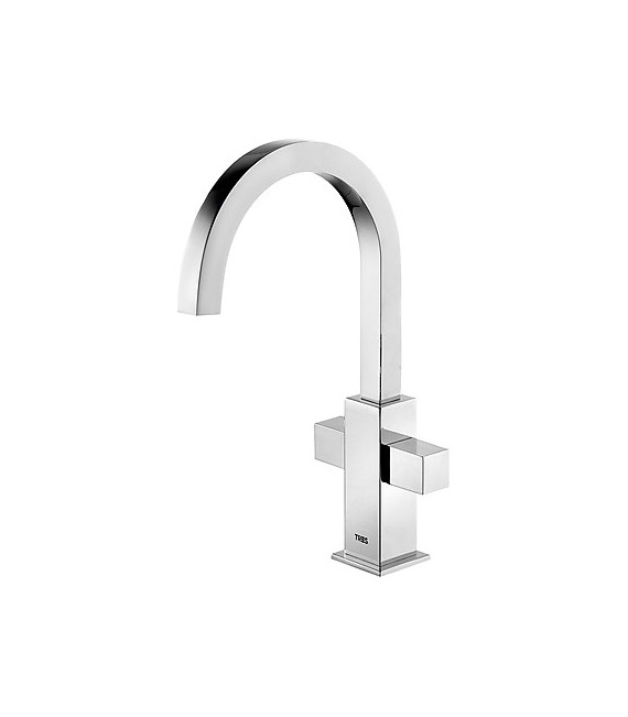 CUADRO-TRES 108606 Grifo Vertical caño de 22x22 mm.